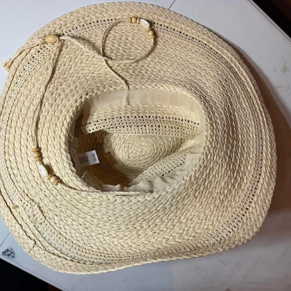 Universal Thread Women Natural Straw Floppy Sun Hat Cowrie Shell Bead Wide Brim